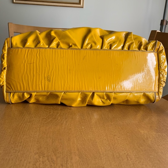 HOT 🥵 Vintage GUCCI Yellow 💛 Patent Leather Hobo Silver Hardware Bag Purse!! - Picture 11 of 17